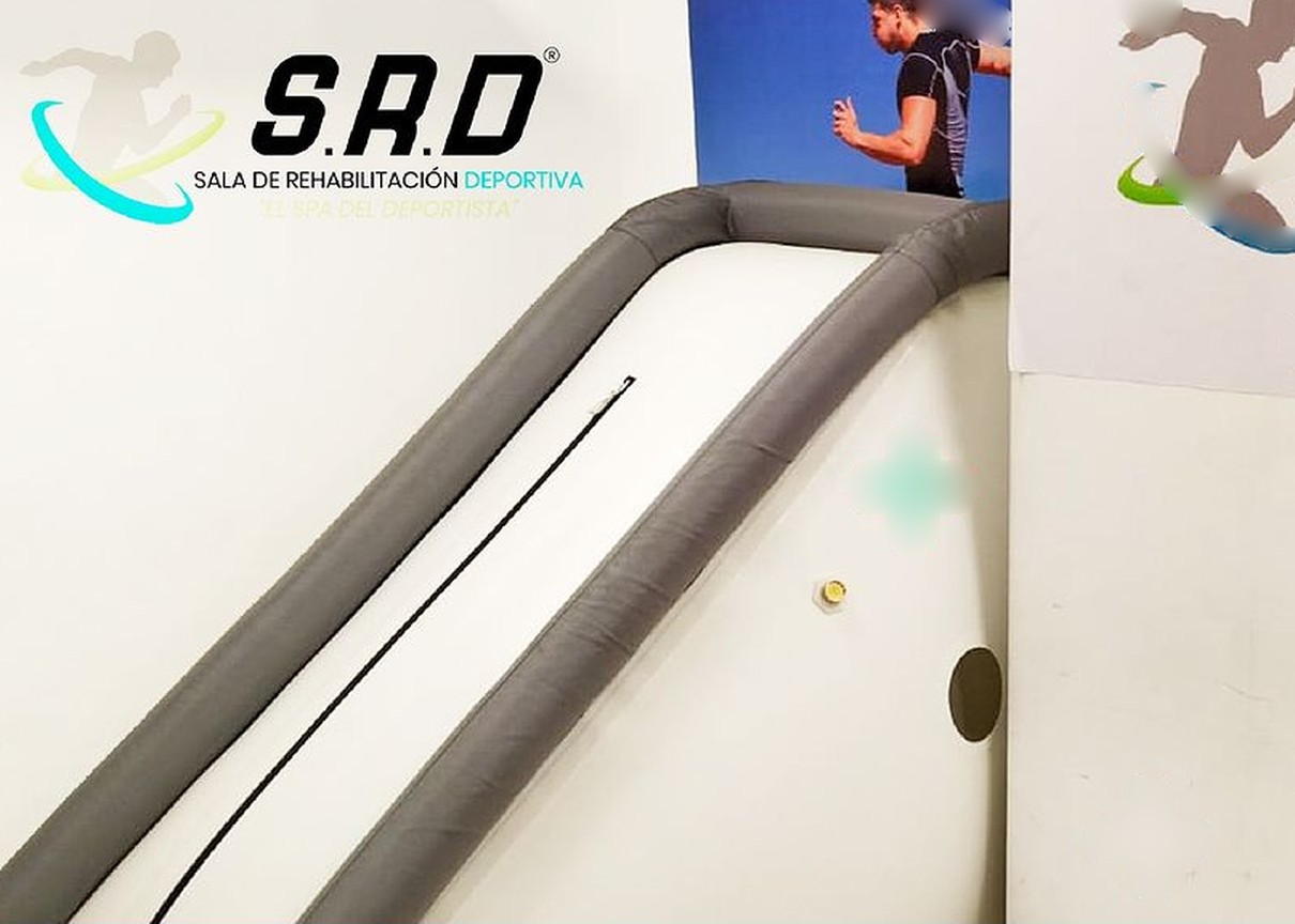 Cámara hiperbárica instalada en la sala de S.R.D en San Bernardo